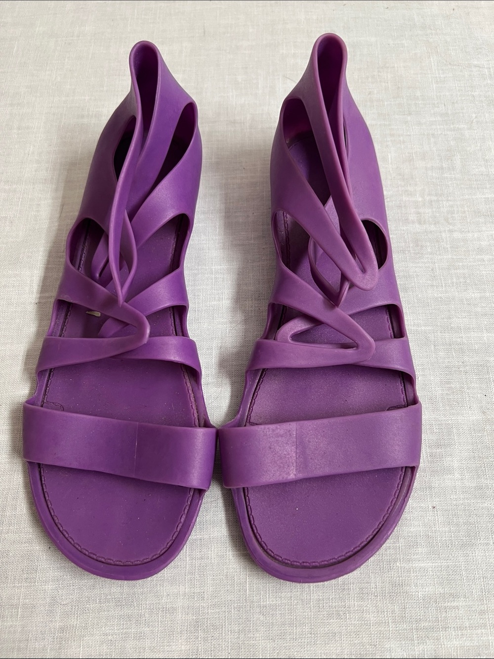 🌞 Unique Purple Strappy Rubber Sandals Camper shoes Beachy festival women size 6